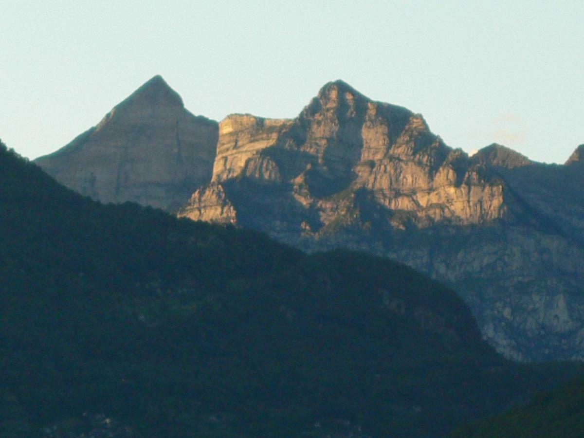 Casa Petra 1 1/2 Zi, Orgnana 83 Daire Gambarogno Dış mekan fotoğraf